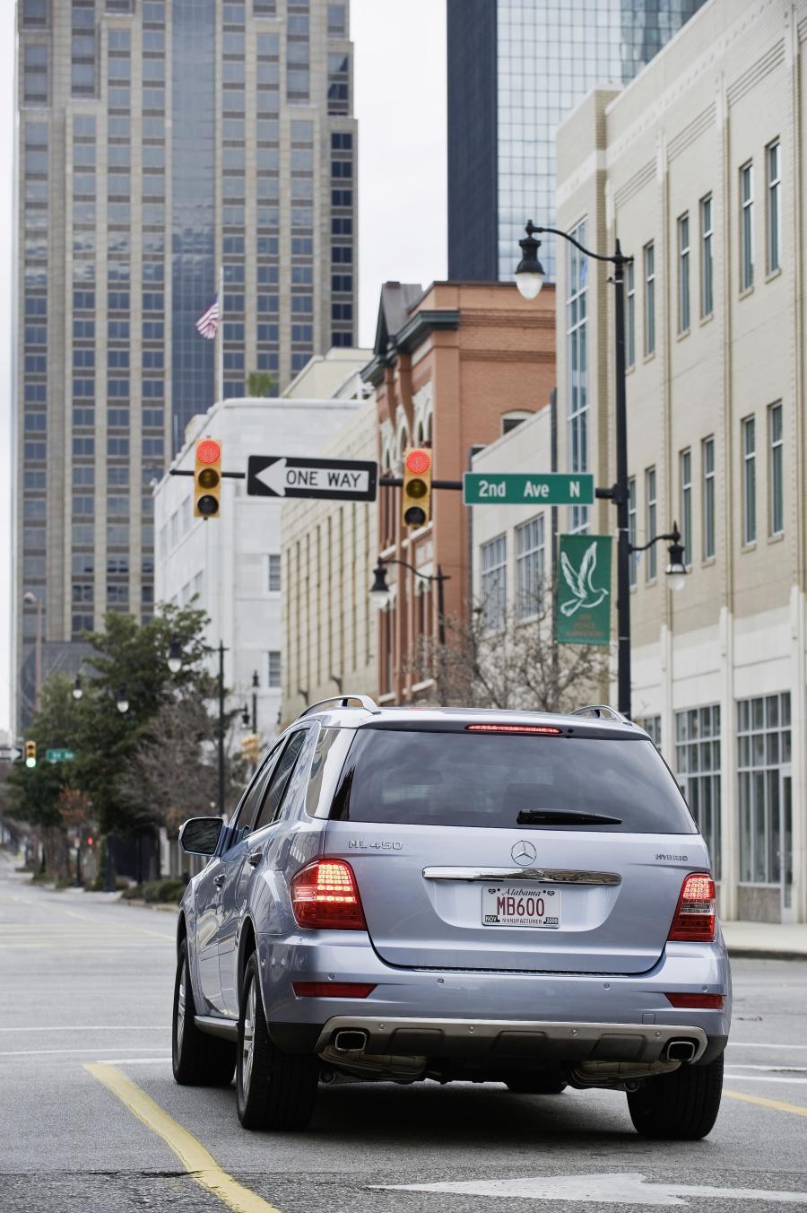 Mercedes-Benz ML450 Hybrid 2009 года  (фото 45 из 49)